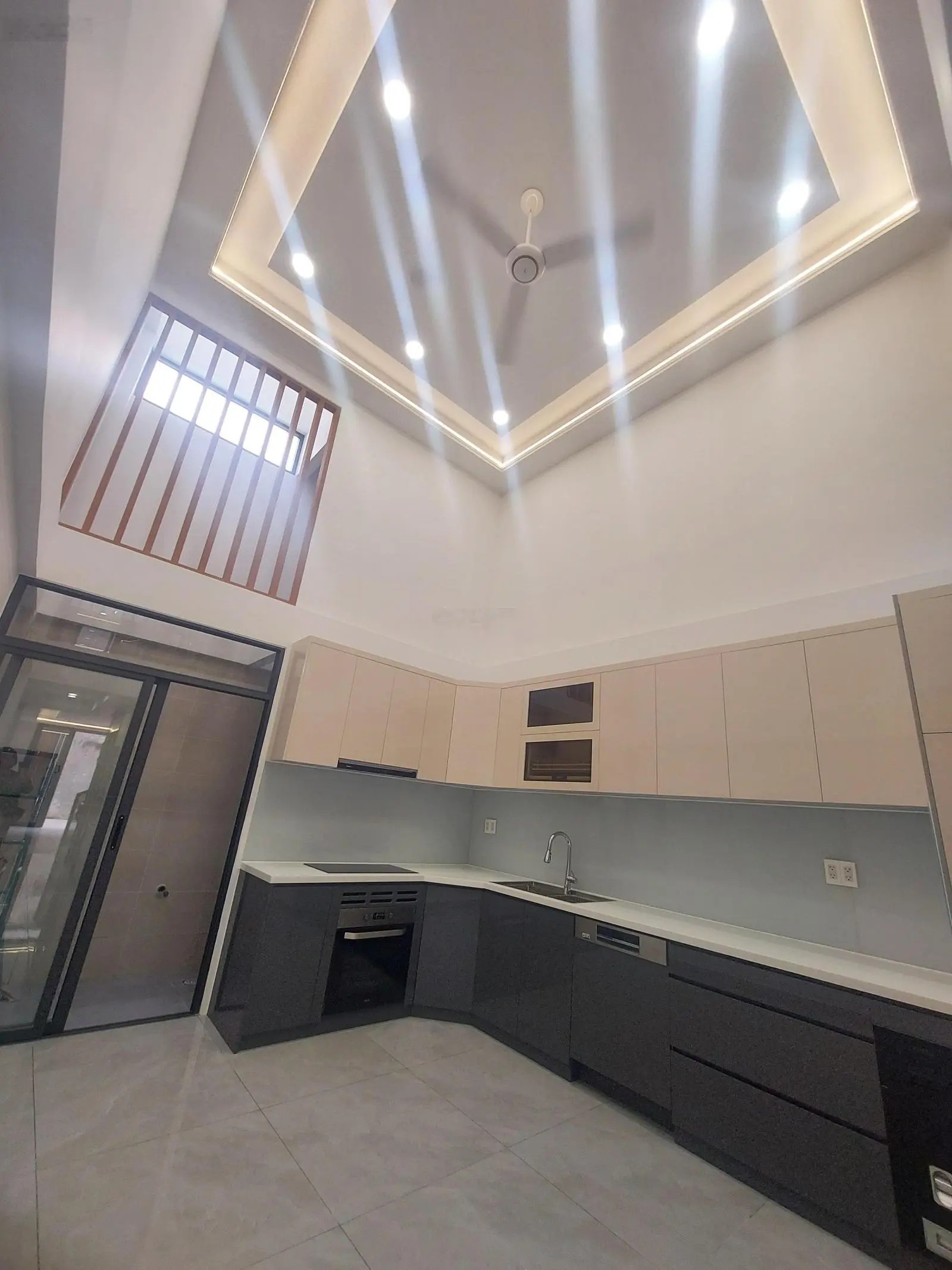 Hiếm trong tầm giá-bán nhà phố 5T có thang máy Nhật vài bước ra CV Nguyễn Văn Lượng 11tỷ nhỉnh TL