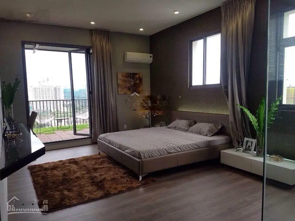 Cần bán căn hộ The Panorama, Quận 7 diện tích 147m2 view sông. Ban công phòng khách hướng Đông Nam