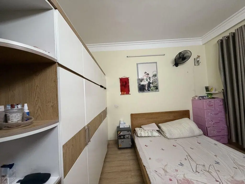 Bán nhà Dân xây 50m2 ngay chân cầu Vĩnh Tuy,đối diện Aeon Long Biên.Ô tô nhỏ đỗ cửa giá nhỉnh 7 tỷ