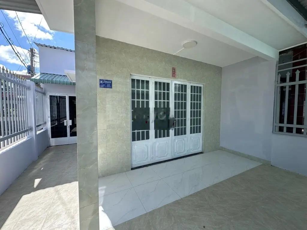 Nhà phường 5 TP. Bến Tre Hẻm rộng xe 7 chỗ full thổ