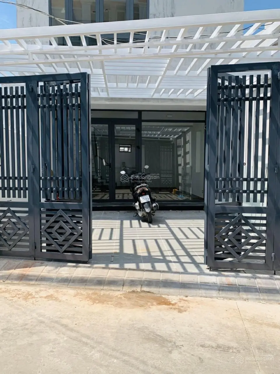 Bán nhà mặt tiền đường 32, Thạnh Mỹ Lợi, Quận 2 giá 9 tỷ