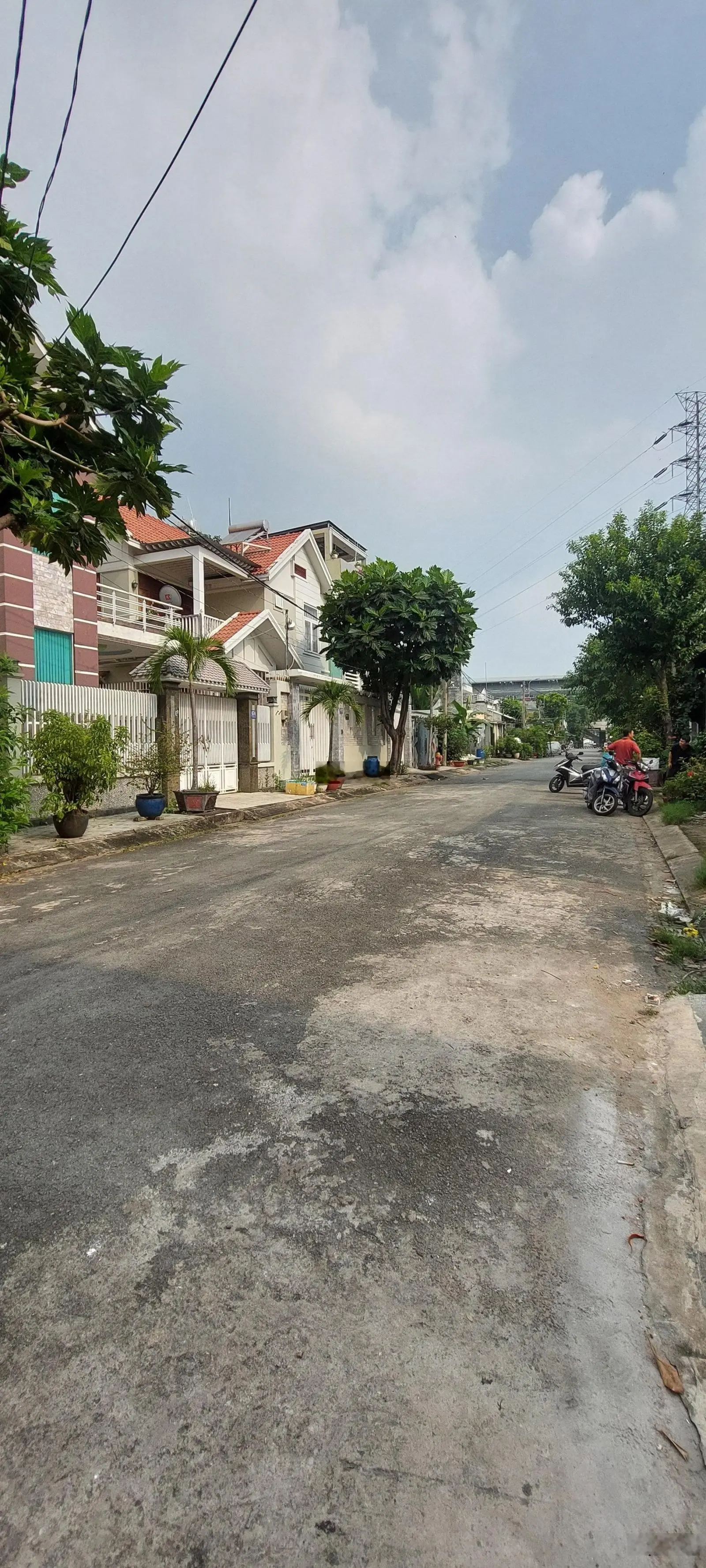Bán gấp nhà 3T-108m2-ng4,5 Hẻm xe tải tránh Đ.Nguyễn Văn Bá ngay ga Metro Bình Thái p.Trường Thọ