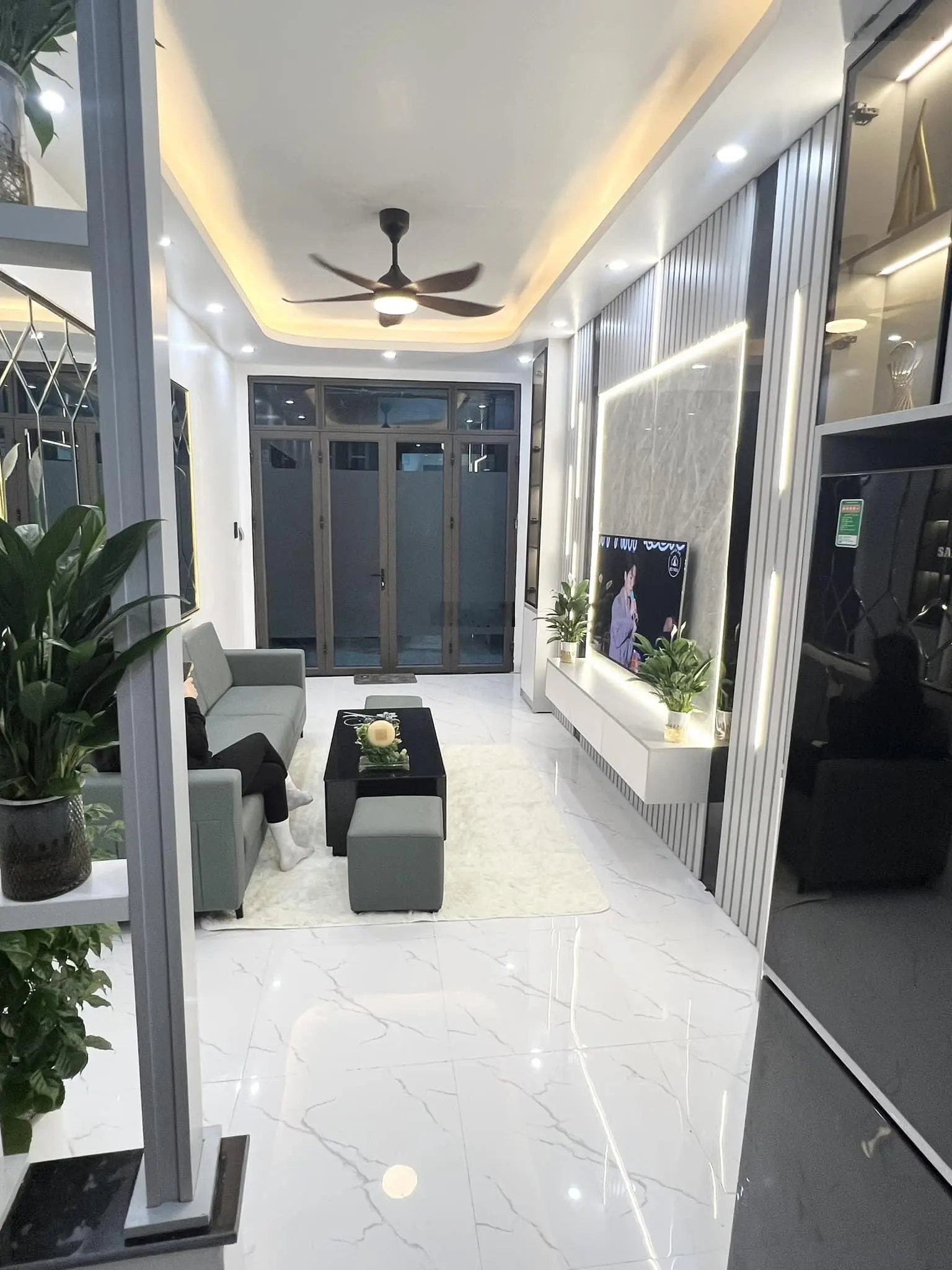Trung tâm aoene dương nội hà đông- 33m2-5 tầng mới kính koong- chủ chạy bank bán gấp trong tháng 11