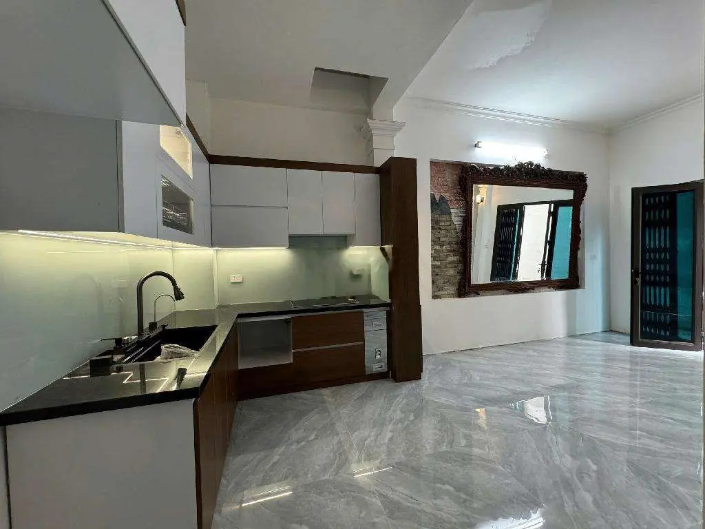 Bán nhà ngọc thụy 42m2 xây 3 tầng - 3 ngủ +1 phòng thờ - gần ôtô tránh