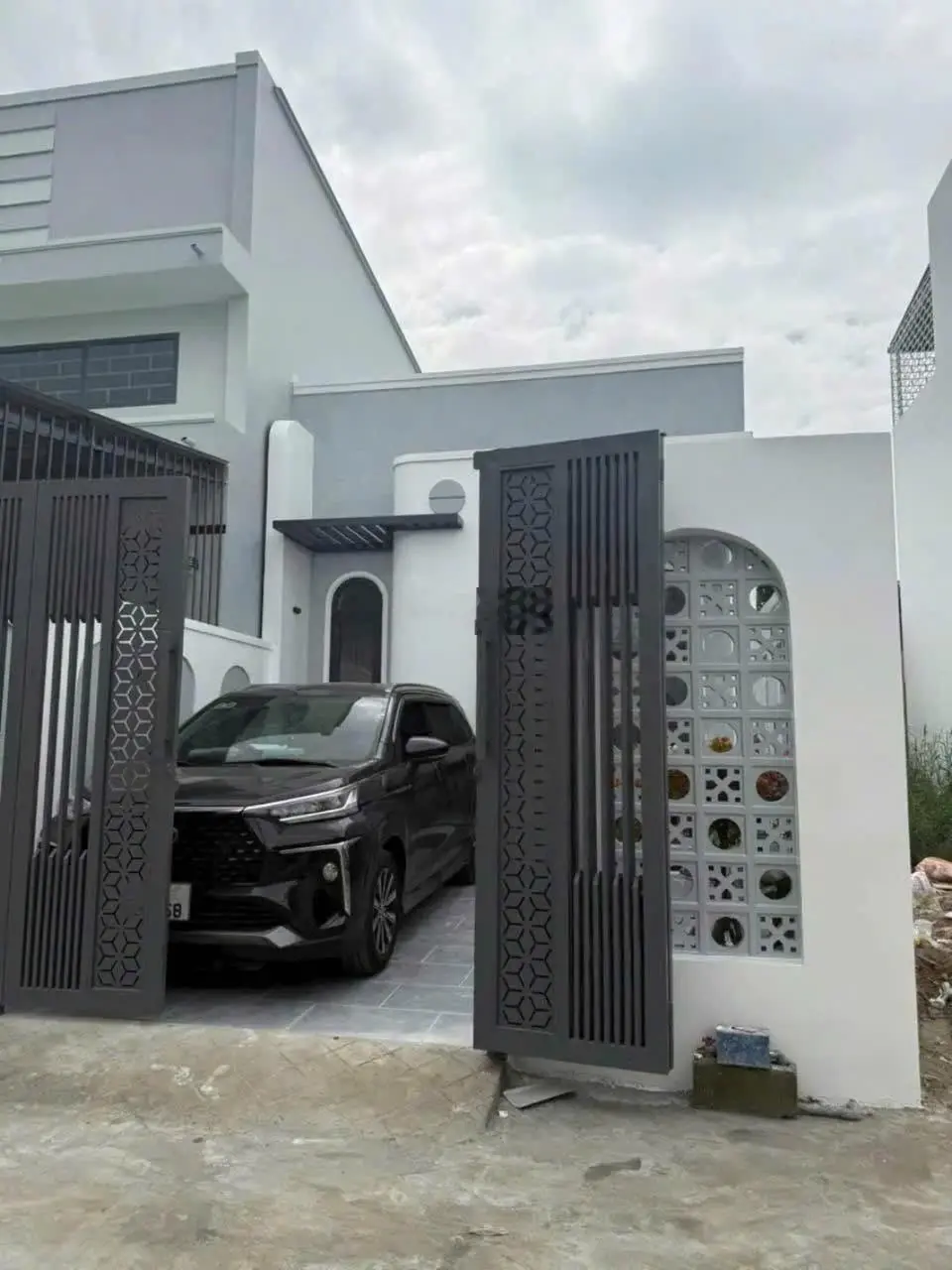 Chủ nhà ra nước ngoài, bán nhà đẹp Hoàng Phan Thái (100m2)