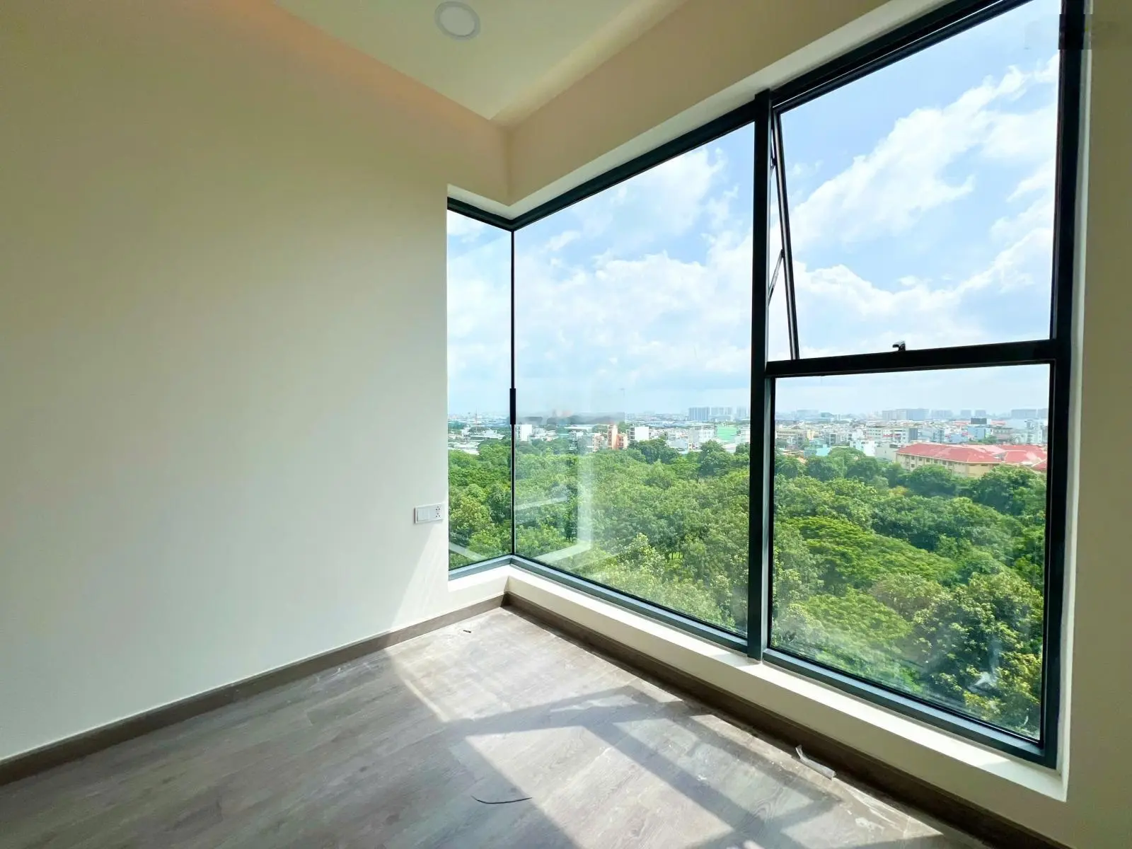 View đẹp nhất Centery - 3PN tháp C6 - 121m2 - View Landmark - Chiết khấu 17% - Nhận nhà ngay