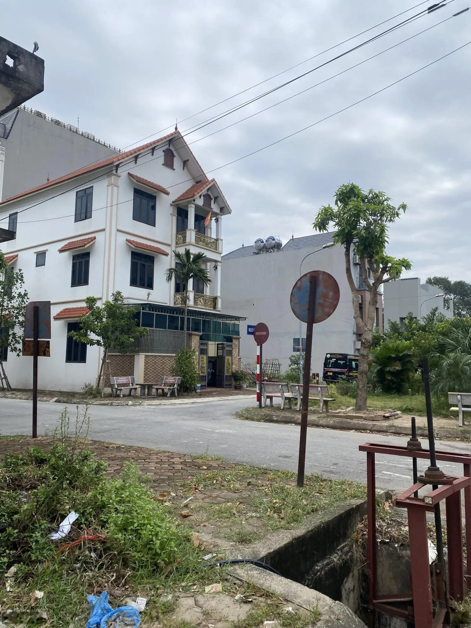 Khu Phân lô TĐC Yên Thường diện tích 40mmặt tiền 4m , khu an sinh an lành thoáng mát nhiều tiện ich