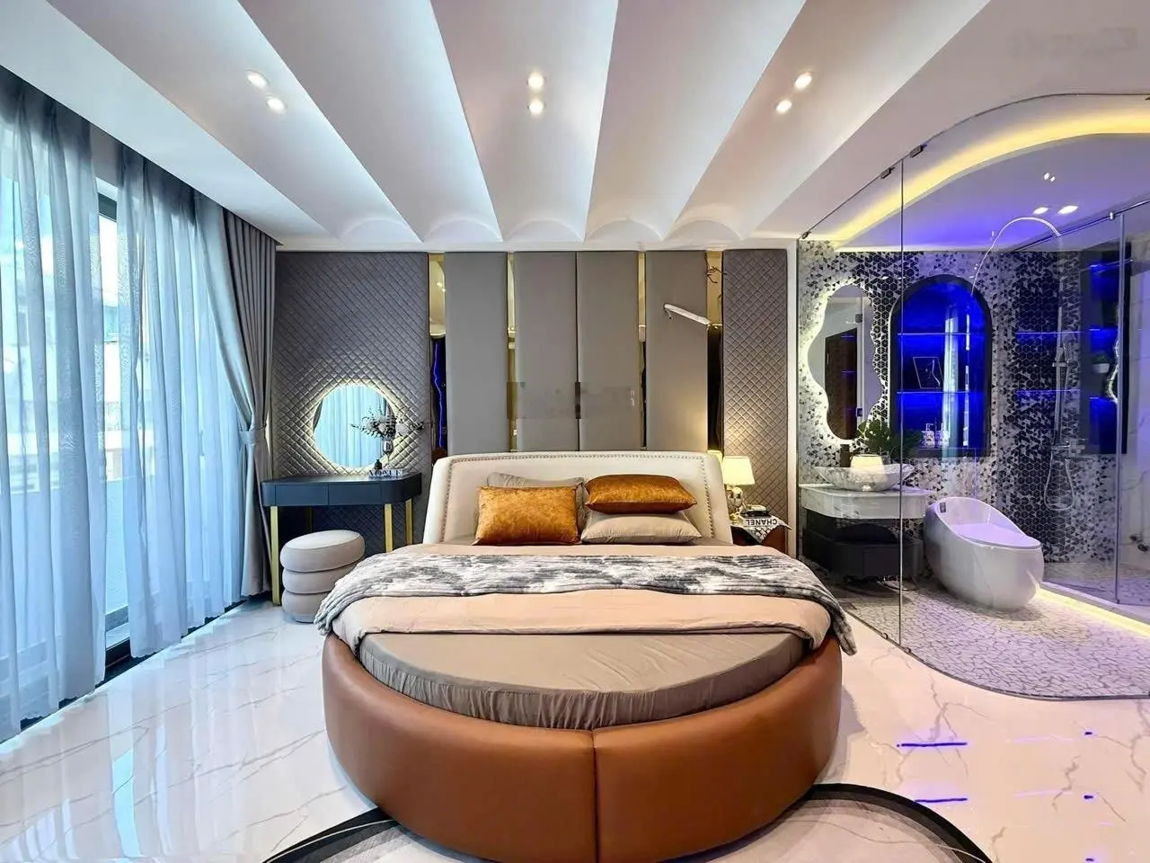 Mới xây dựng dọn ở liền ngay đường Lý Thái Tổ, Q10 - Giá 3 tỷ 990 / 60m2. Xe hơi trước nhà. Sổ sẵn
