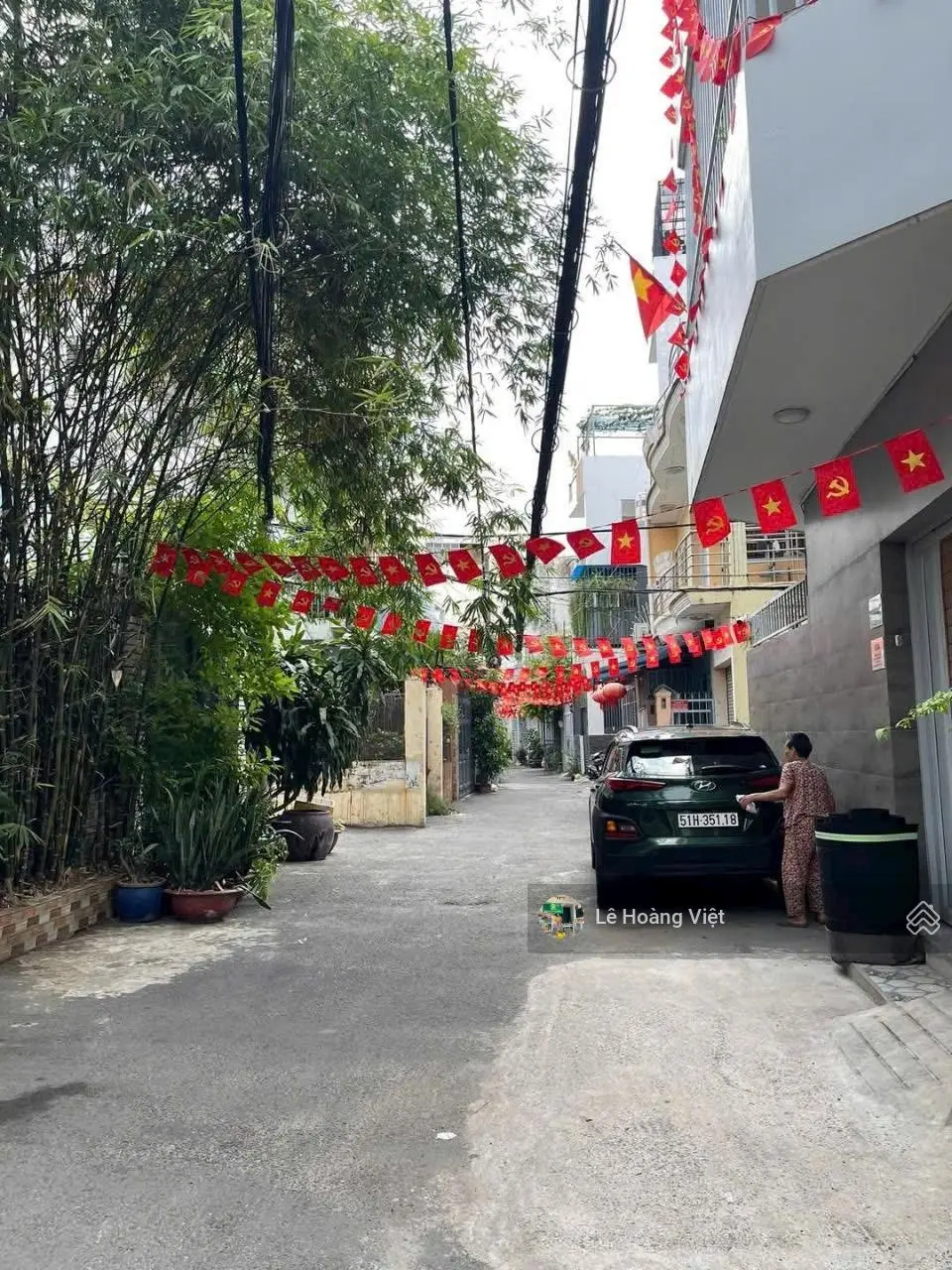 Nhà 2 mặt hẻm - xe hơi - 2 lầu 4 phòng gần sân bay chỉ hơn 5 tỷ