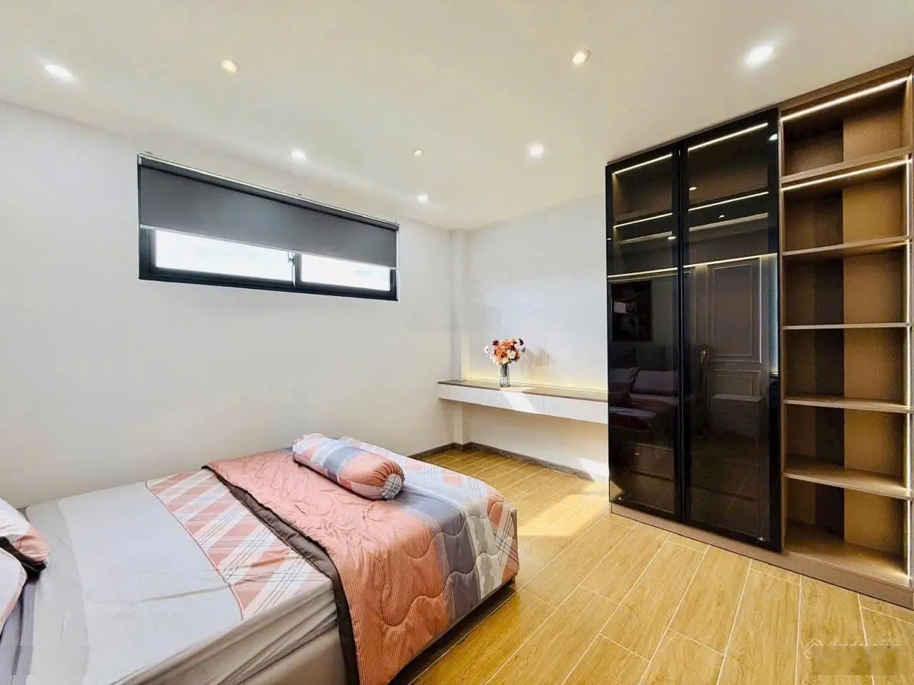 Nhà đẹp hẻm xe hơi 6m đường Nguyễn Thiện Thuật, Q3 xây 4 tầng, 42m2. Có sổ riêng