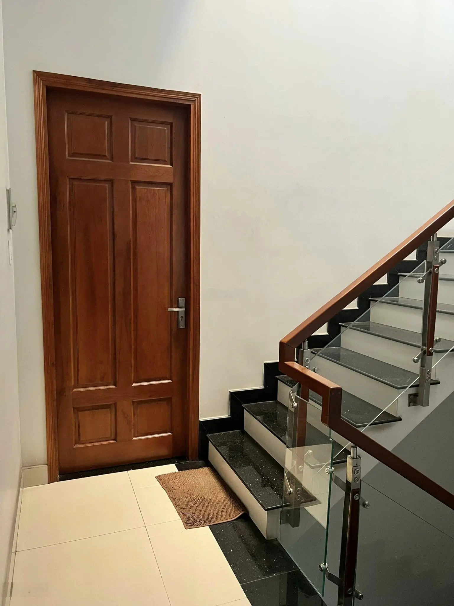 Kẹt tiền làm ăn bán gấp nhà Trần Hưng Đạo Q5, 3tỷ15/52m2. Gần chợ, trường học. 0902 323 *** - Tâm