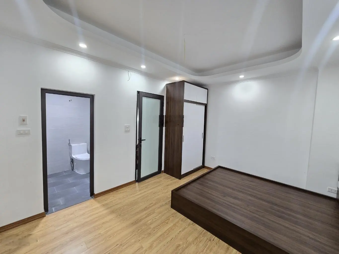Nhà Đông Thiên, gần ô tô, 35m2 5 tầng nhà mới, giá 5.85 tỷ