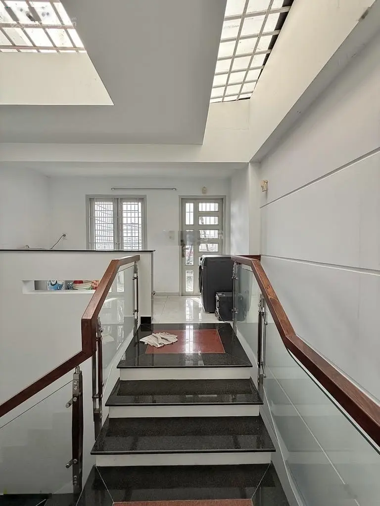GIẢM 1 TỶ SO VỚI KHU VỰC Quang Trung, phường 12!! Nhà khu phân lô đồng bộ 7 chỗ thẳng nhà mới keng