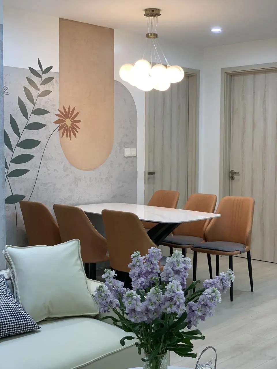 Tôi cần bán gấp căn 3 ngủ 91m2 The Garden Hills, Giá 5,2 tỷ, sẵn sổ full nội thất. LH 0989 526 ***