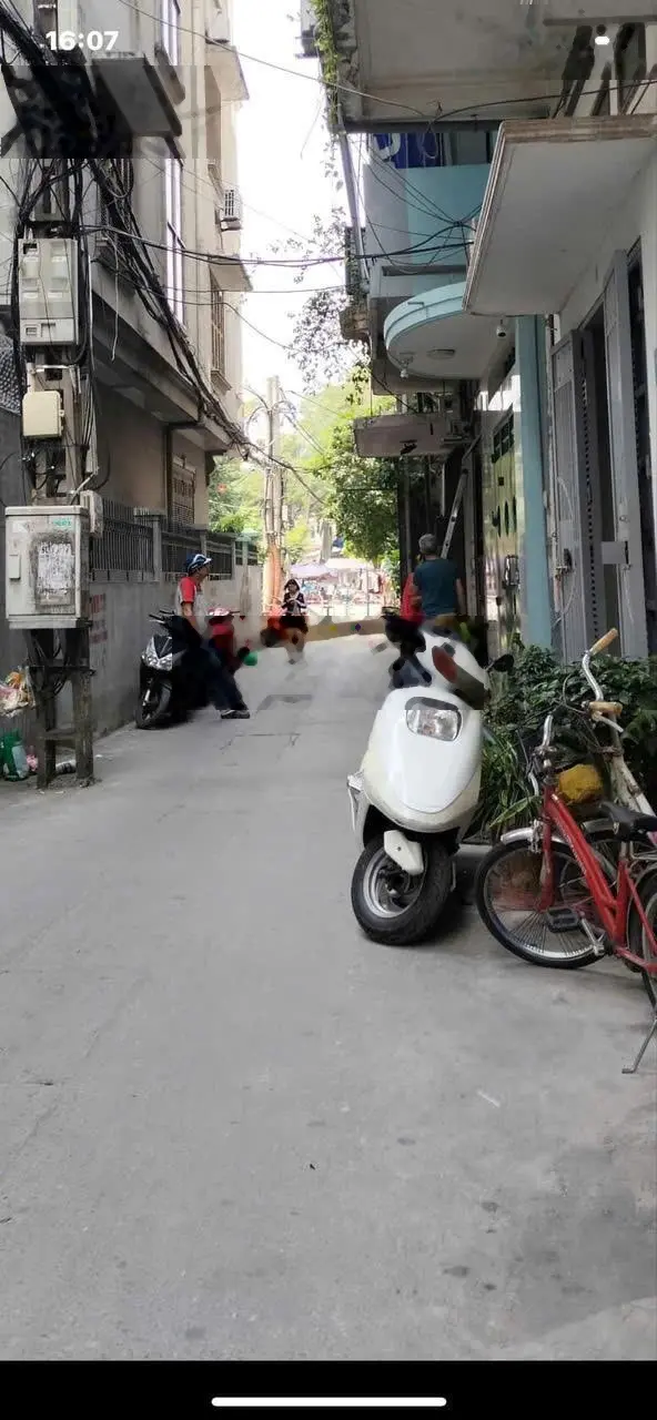 Bán căn nhà 4 tầng phố Thành Công, diện tích 185m2. Mặt tiền 8m. Giá đầu tư