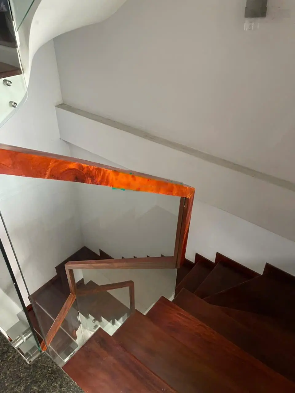 Bán nhà mặt hồ Ngọc Lâm 82m2, MT 5m 5 tầng nội thất xịn, thang máy tại Ngọc Lâm, LB giá 25.2 tỷ