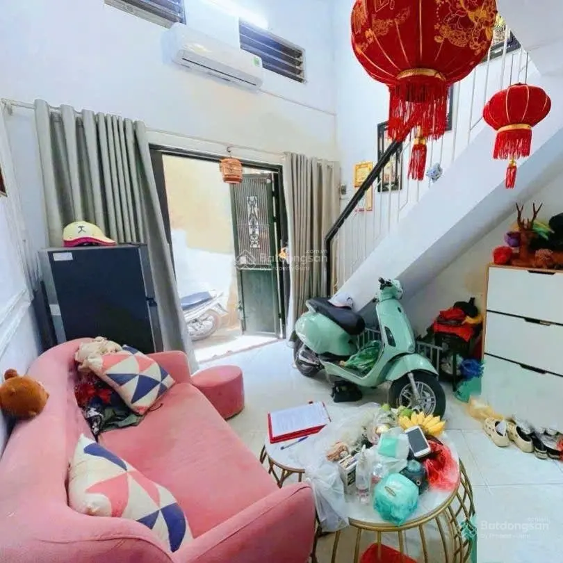 5.2 tỷ, DT 23m2 tầng 2, 3 tầng, gác lửng, 2 ngủ, 50m ô tô tránh, ngõ Thông Phong, Đống Đa