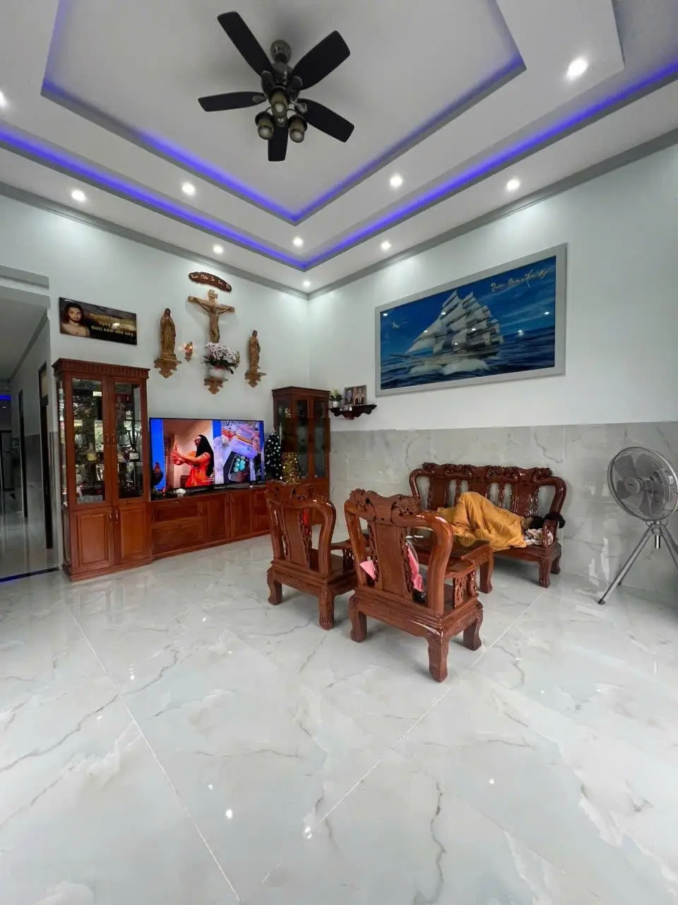 Bán căn nhà nghỉ dưỡng sân vườn 995m2 đầy đủ tiện nghi về sân bay Liên Khương chỉ 9km, chỉ 3,7 tỉ