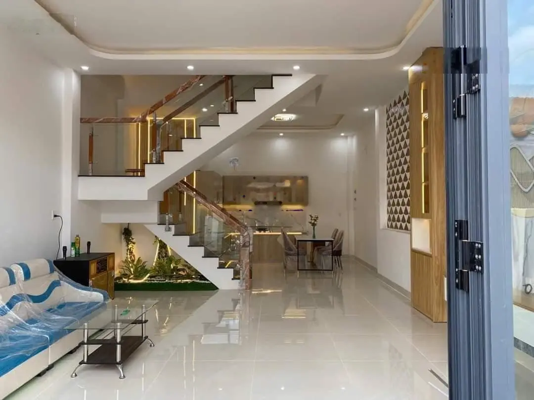 Bán nhà mới xây mặt tiền đường nhựa thông kinh doanh buôn bán thuận giao tp thuận an