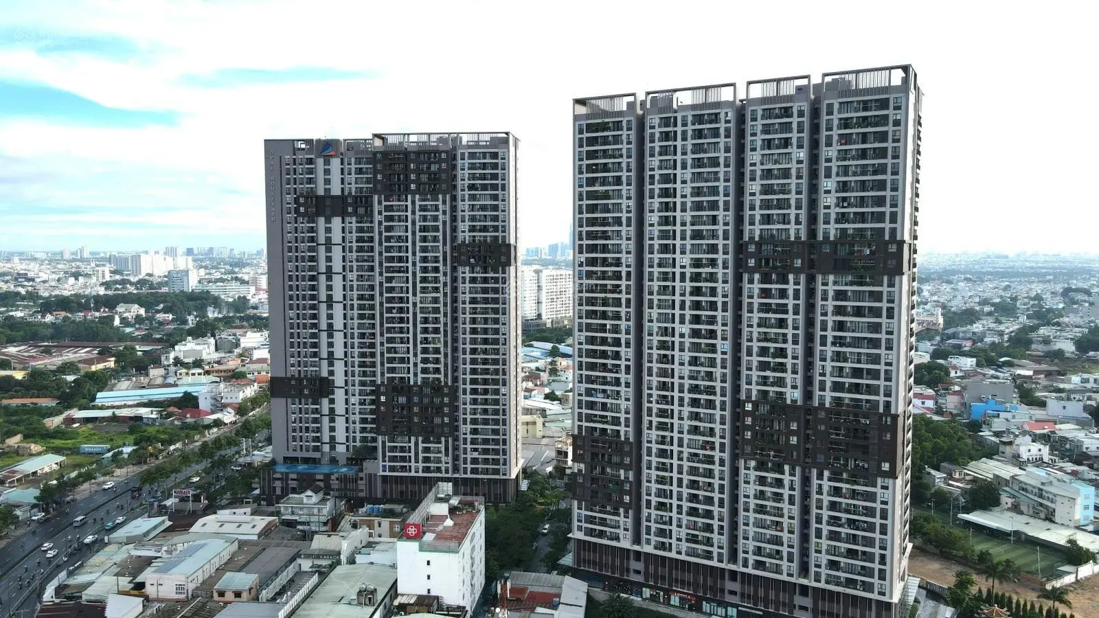 Chủ nhà cần tiền bán 2PN 75m2 2,5 tỷ tại Opal Boulevard. Sổ sẵn, công chứng liền. Trầm 0989 627 ***