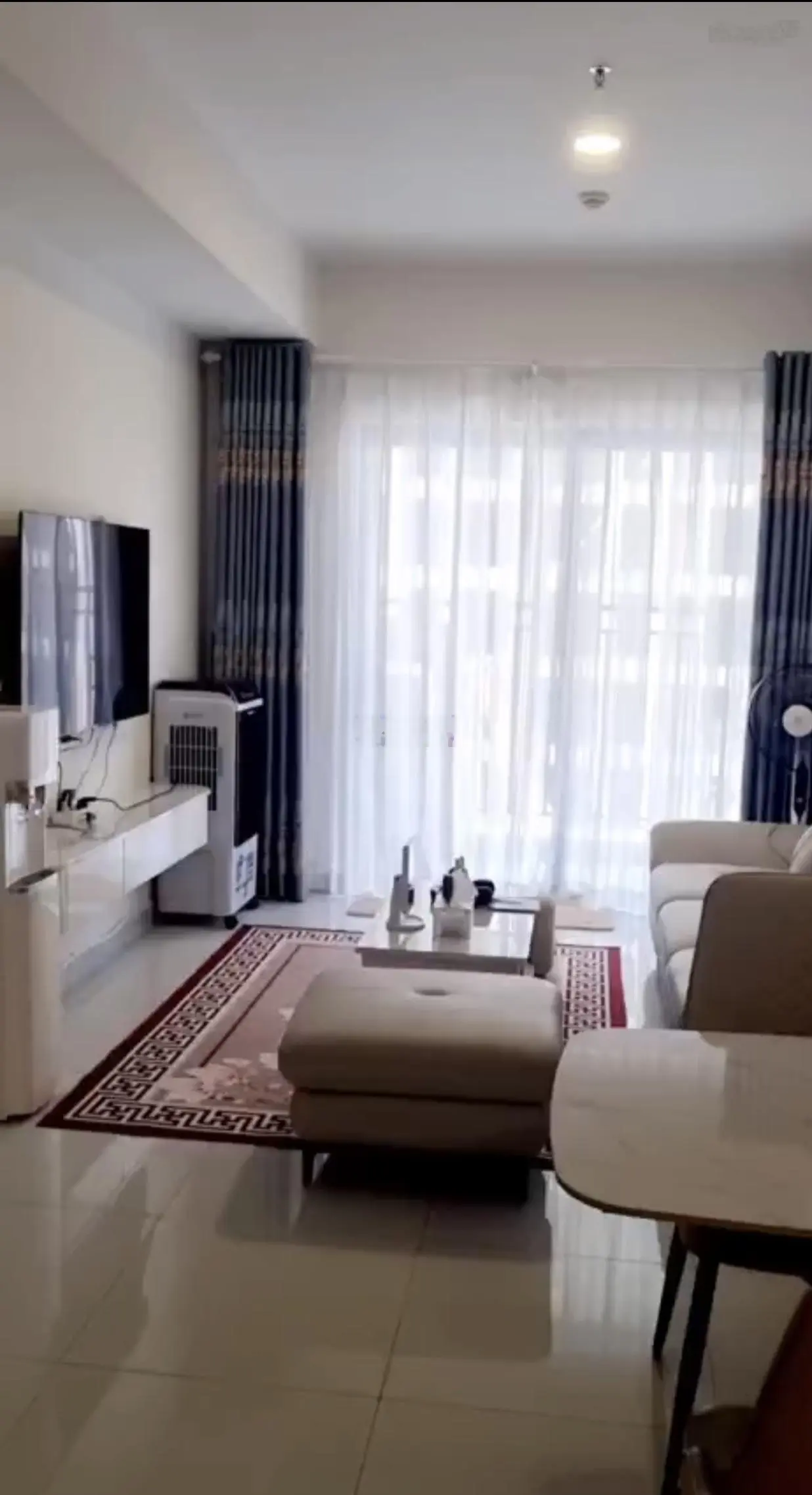 Bán Căn hộ Soho Residence, 2PN, 1WC, 60m2, full nội thất, giá: 6 tỷ 2, liên hệ: 0908 435 ***