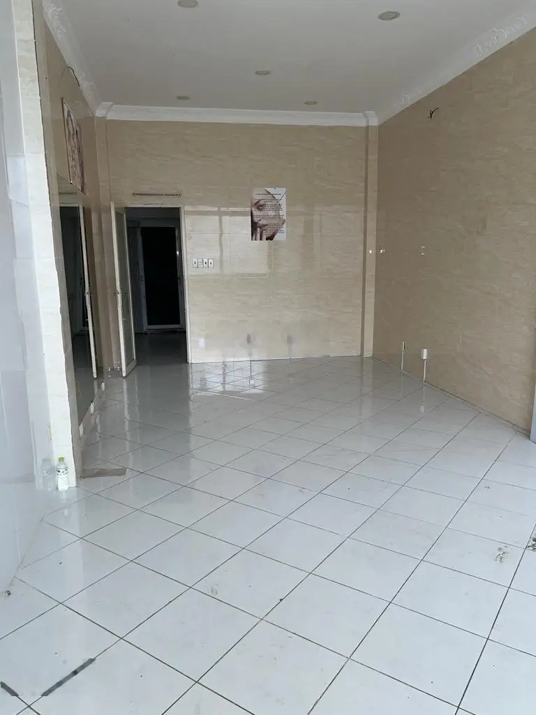Bán nhà mặt phố KD đường 3/2 Q10, 3 tầng, 4m nở hậu, 58 tỷ (TL) pháp lý chuẩn, dòng tiền 1 tỷ/năm