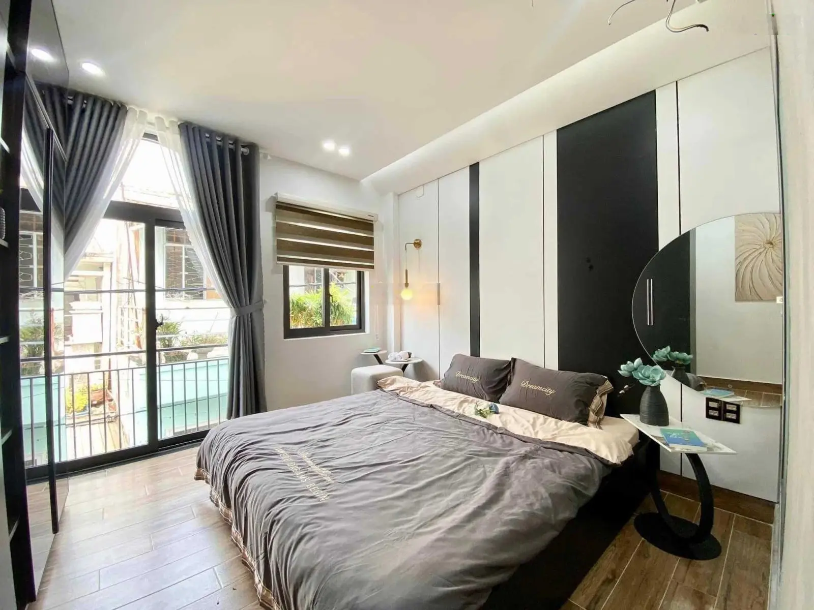 Bán gấp căn hộ chung cư Platinum Residences - 6 Nguyễn Công Hoan, 113m2, 02PN, 8 tỉ, Lh 0963 668 ***
