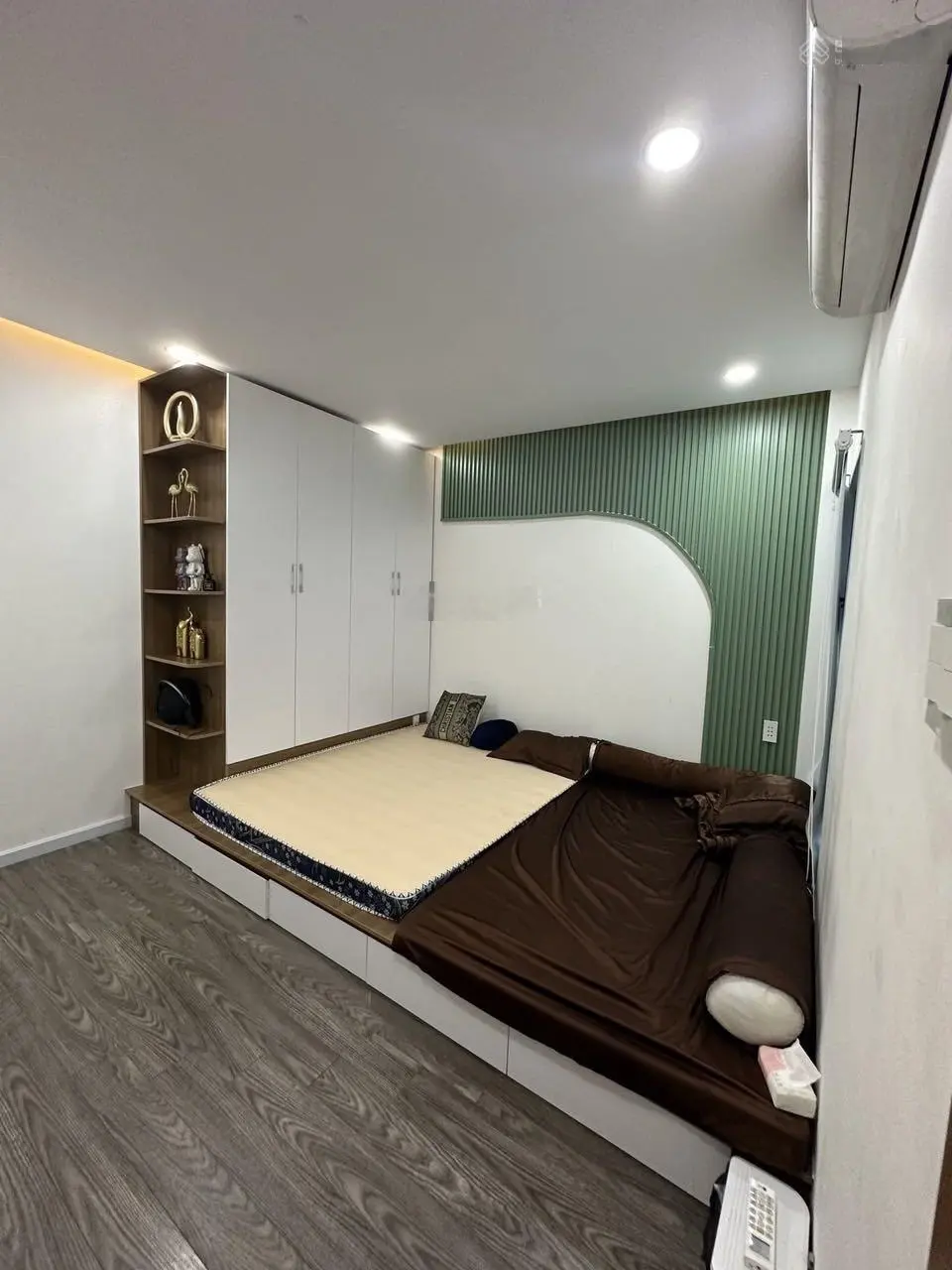 Hạ giá bán nhà Giá 3.4tỷ cho thuê 25tr/th đường Vĩnh Khánh, P8, Q4. Cách Đ. Hoàng Diệu 50m