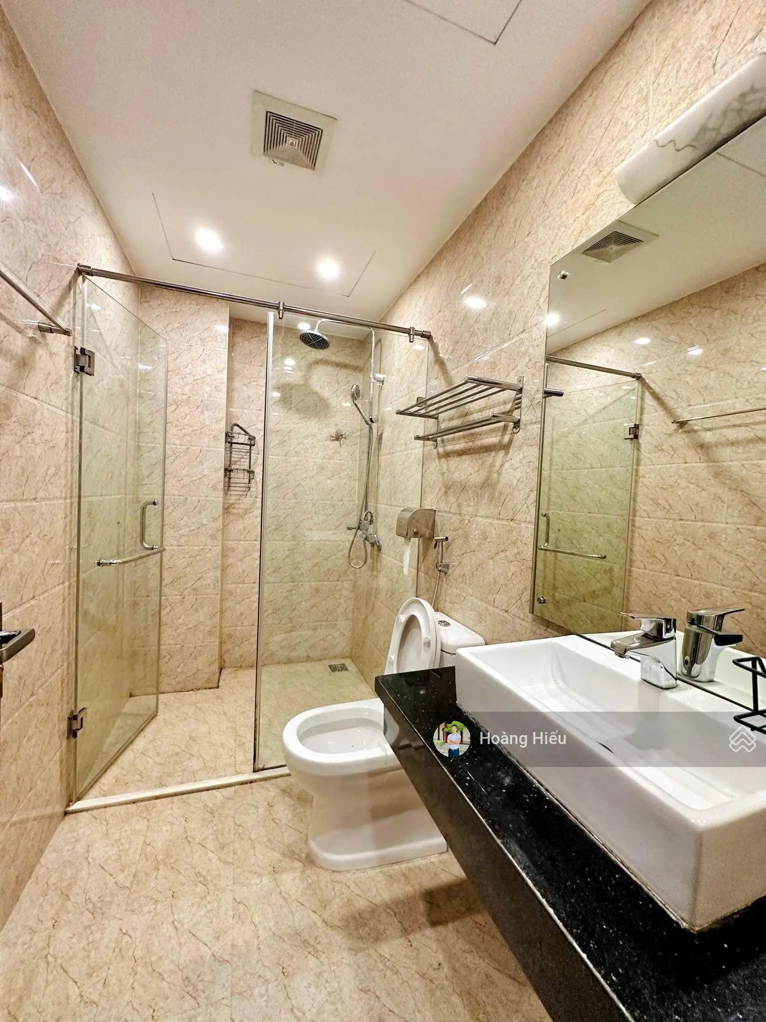 20m ra mặt phố lớn, nhà Cầu Giấy mới đẹp, tặng toàn bộ nội thất, nhà dân xây mua ở, 35m x 5 tầng
