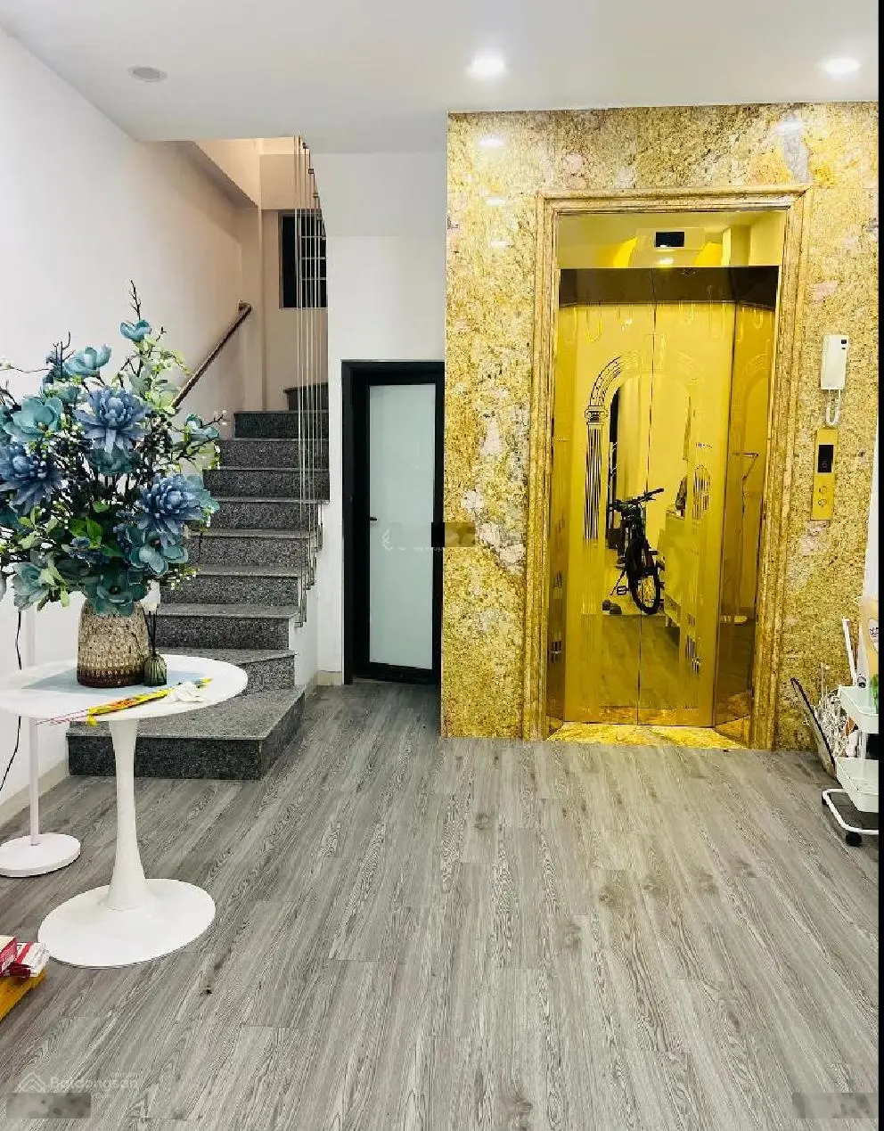 Bán nhà đẹp-phố trần khát chân-40 m2-4 tầng-nội thất xịn-thang máy