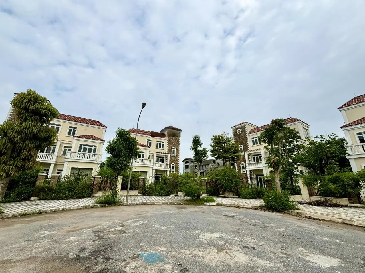 Bán biệt thự view được hồ điều hòa tại khu đô thị Nam An Khánh - 593m2, giá chỉ 100 triệu/m2