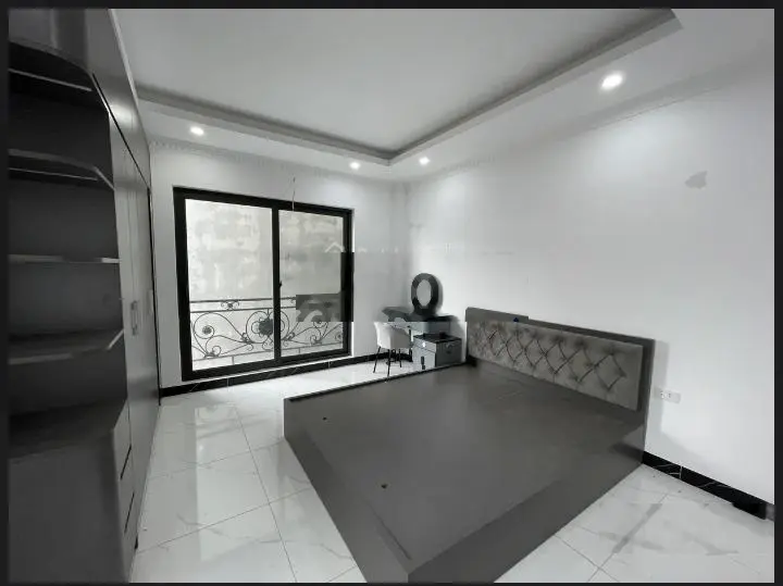 Bán nhà riêng tại Thạch Bàn, 6,295 tỷ, 48,5 m2, 3PN, 4WC, chính chủ, giá siêu hời