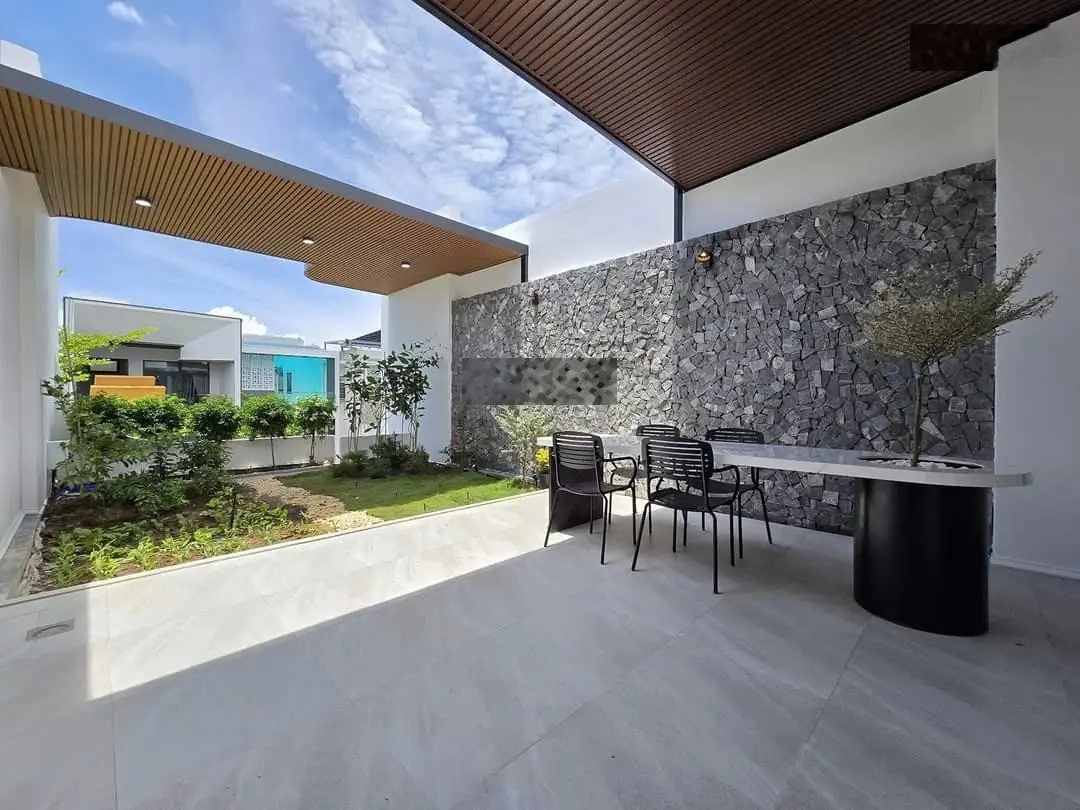 Siêu phẩm 3 tầng mặt tiền Hòa Minh, khu điện âm, gần Nguyễn Sinh Sắc, gần biển