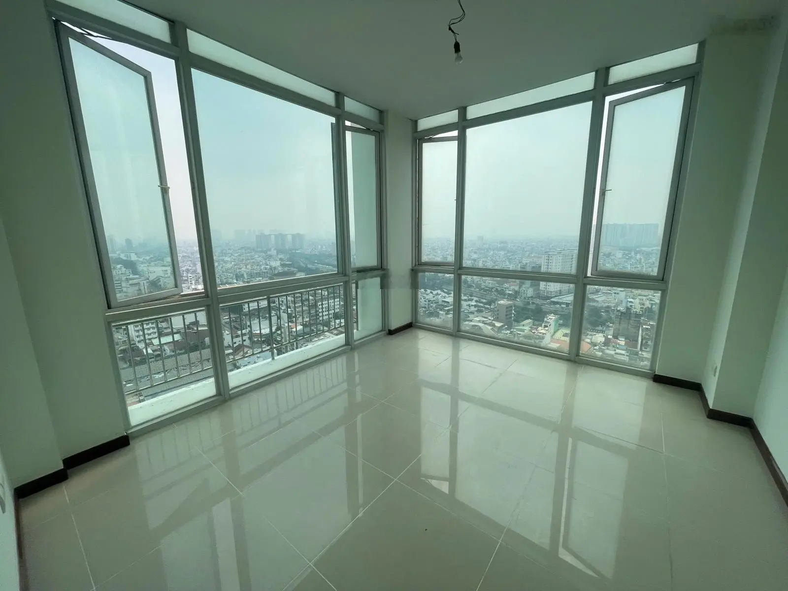 Cần bán gấp căn hộ Penthouse Chung cư Tản Đà Court 220m2