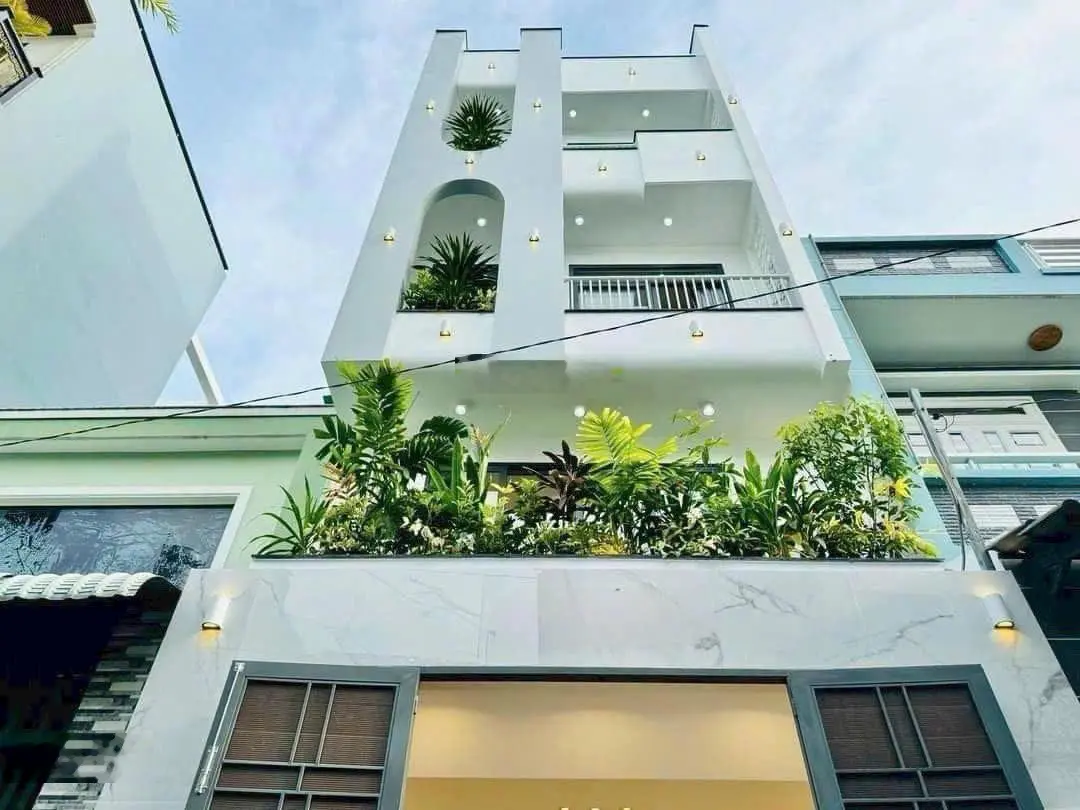 Bán nhà khu Lotte Cộng Hòa. Nhà 55m2 Hoàng Sa xây 1 trệt 2 lầu + sân thượng. Sổ riêng, giá 2 tỷ 890
