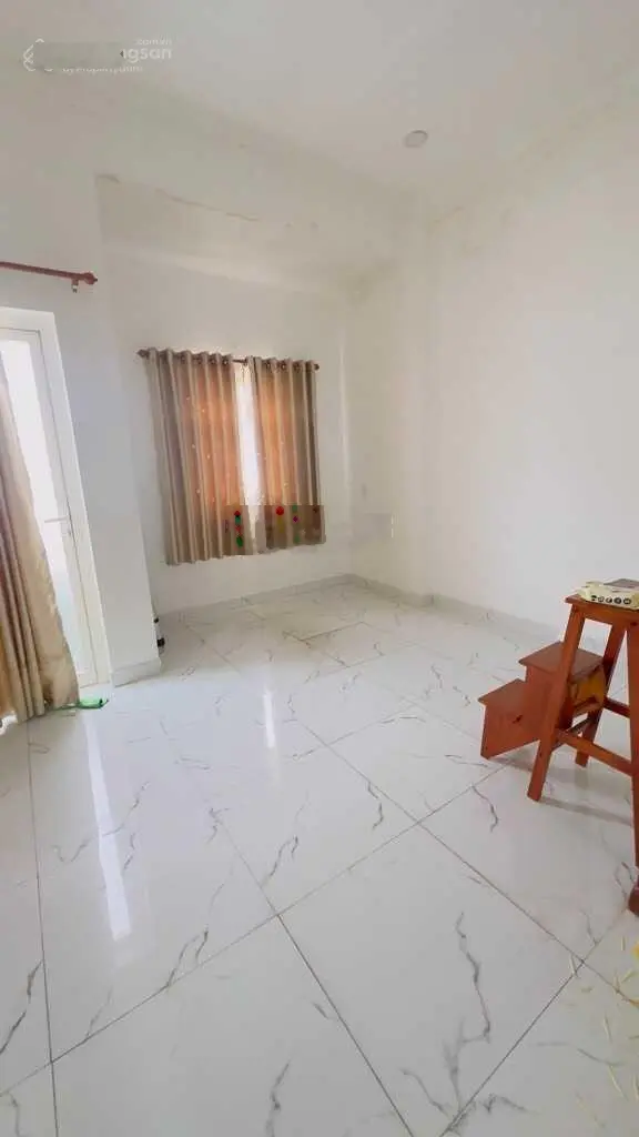 HÓT HÓT HÓT, chủ gửi bán căn nhà 3 tầng đường 52 Hiệp Bình Chánh, Thủ Đức, DT 51m2 giá 3.8 tỷ.