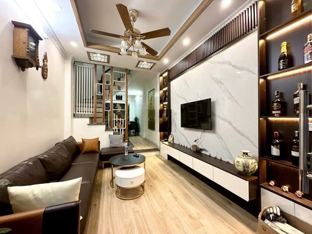 NHÀ TAM TRINH NGÕ Ô TÔ SÁT NHÀ KD NHỎ, THÔNG SỞ THƯỢNG