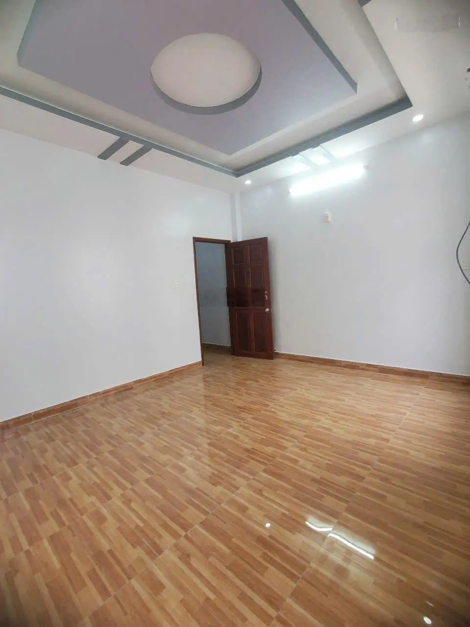 Bán nhà 4 tầng mặt tiền hẻm 67 Đào Tông Nguyên. Hẻm xe hơi 6 m thông tứ phía. Giá 5.3 tỷ tl
