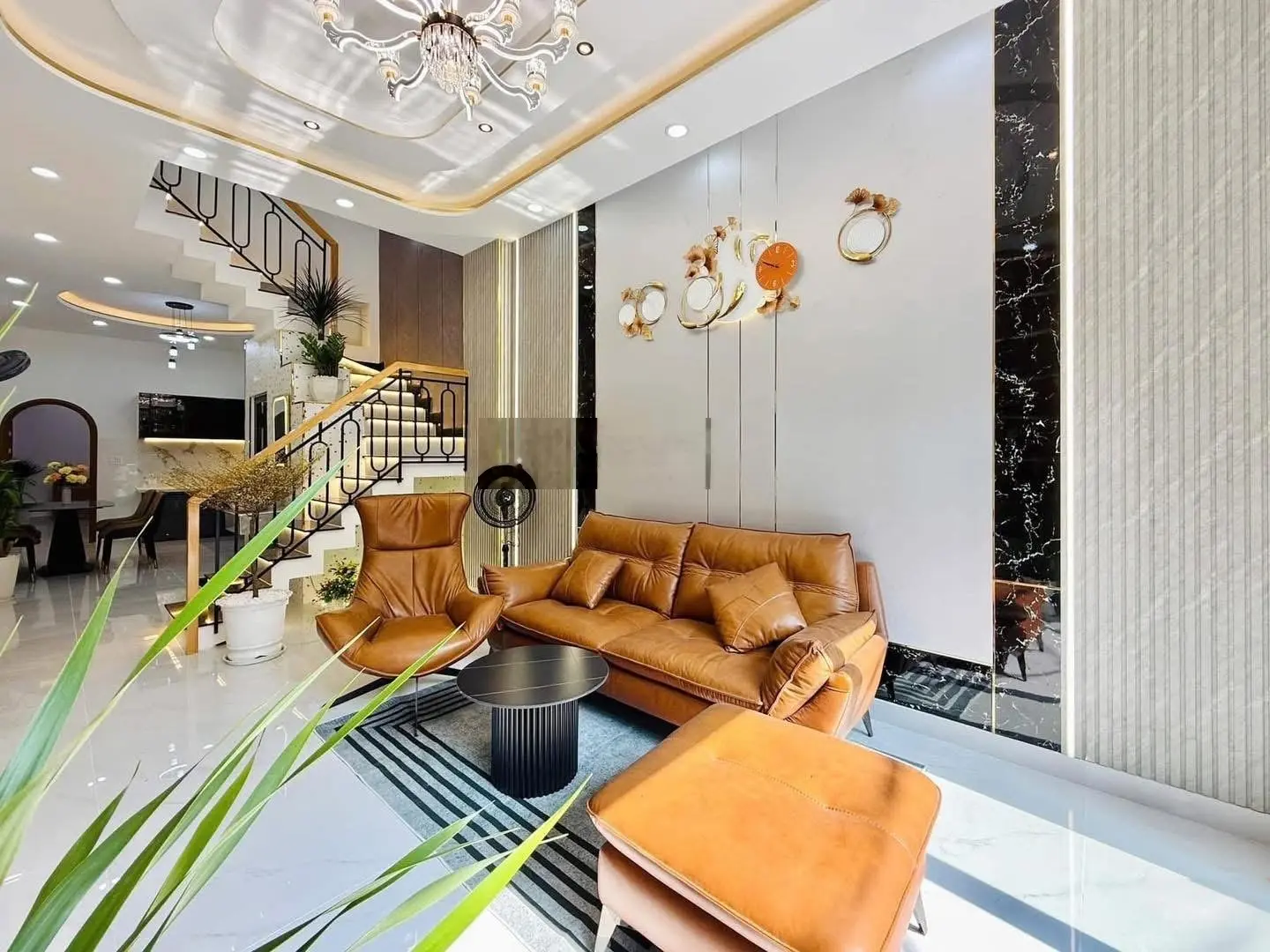 Cần bán gấp nhà đẹp tại Ni Sư Huỳnh Liên phường 10 quận Tân Bình, 73m2 SHR