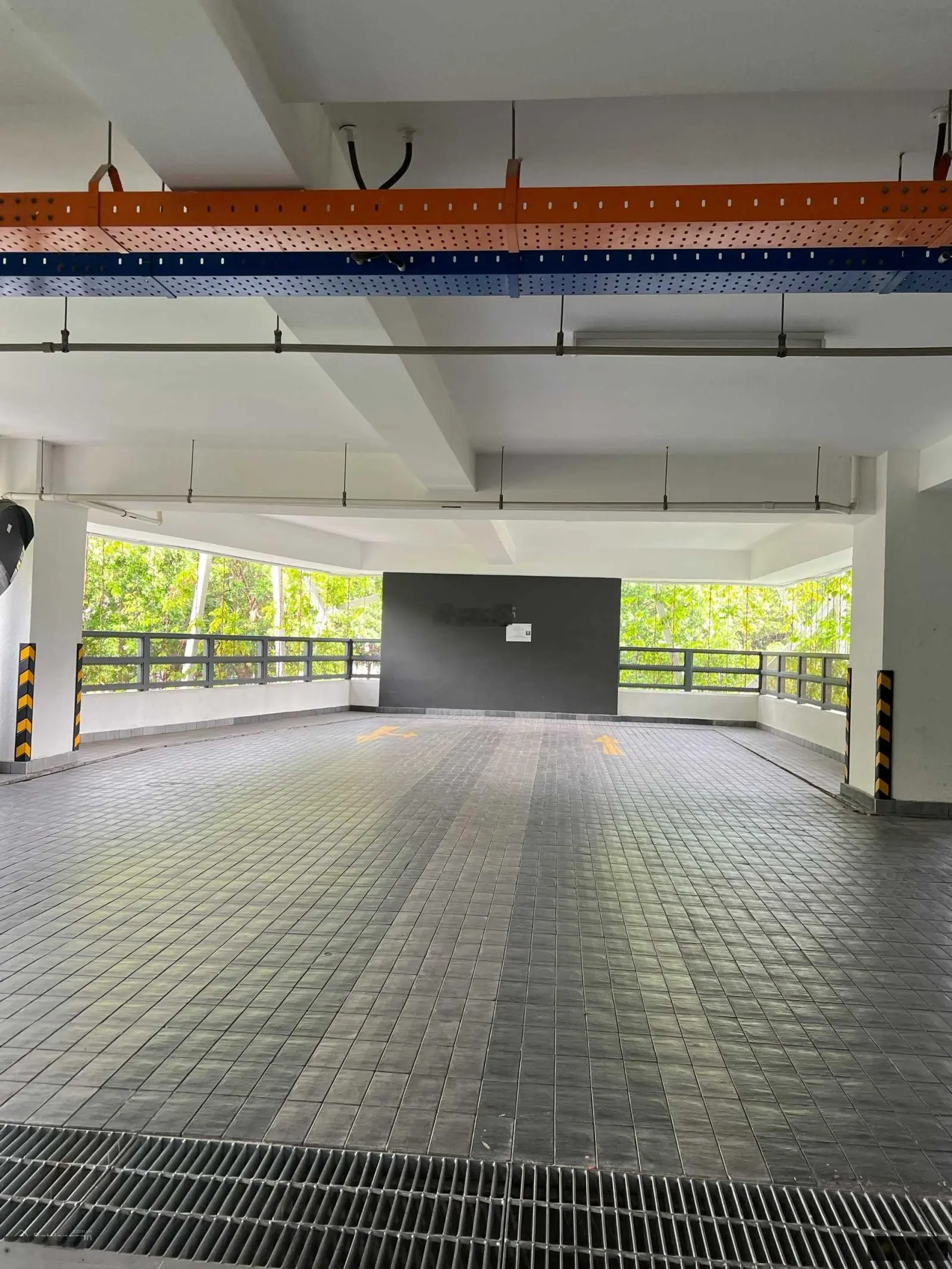 Chính Chủ cần bán căn biệt thự trên không 10x20, DT 198m2,3PN,2WC, 1PN tiện ích. LH 0968 903 ***