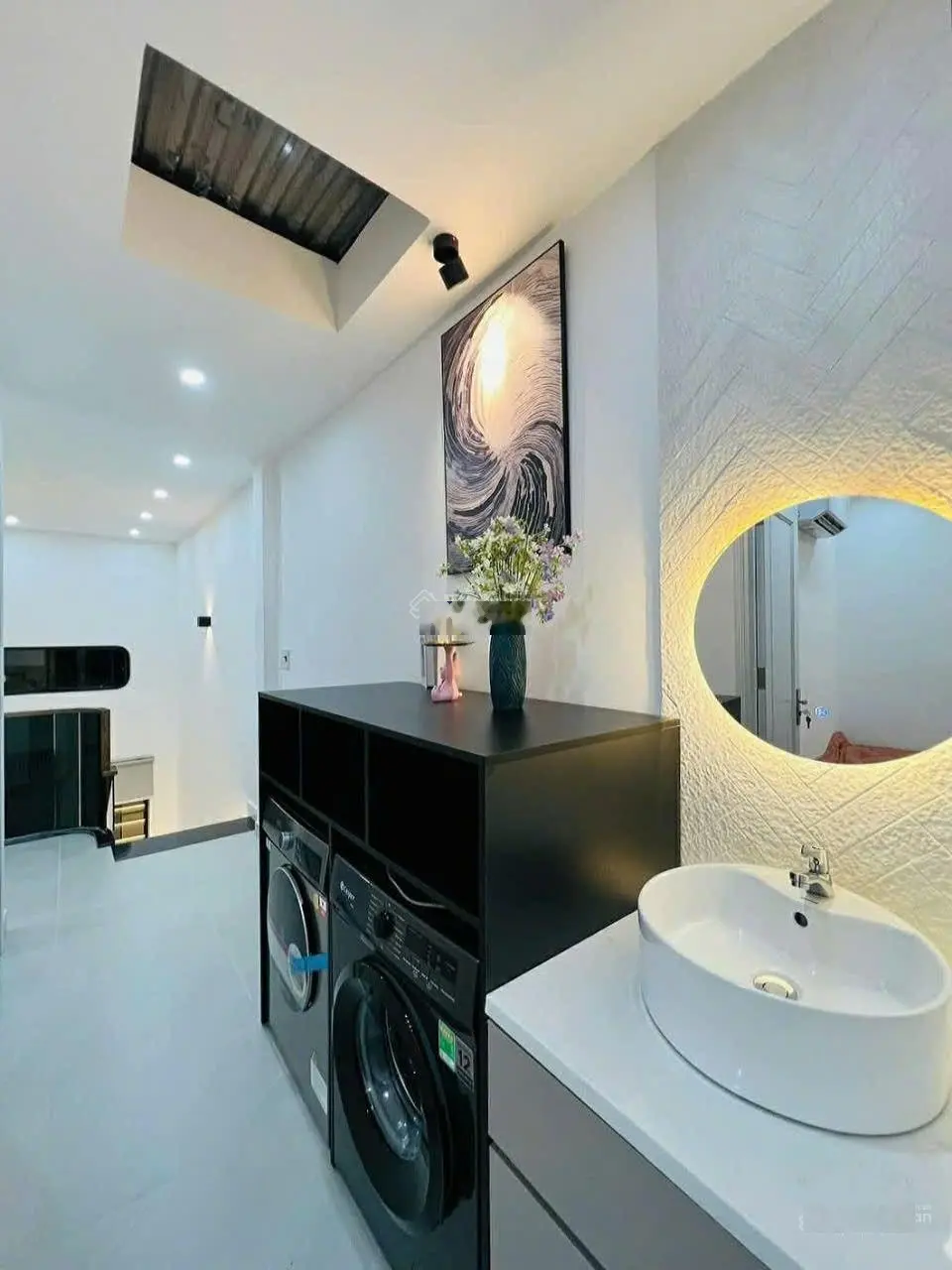 Nhà đẹp 50m2, 2 tầng, 3 phòng ngủ ( có phòng ngủ dưới) , gần biển 200m ,thanh khê