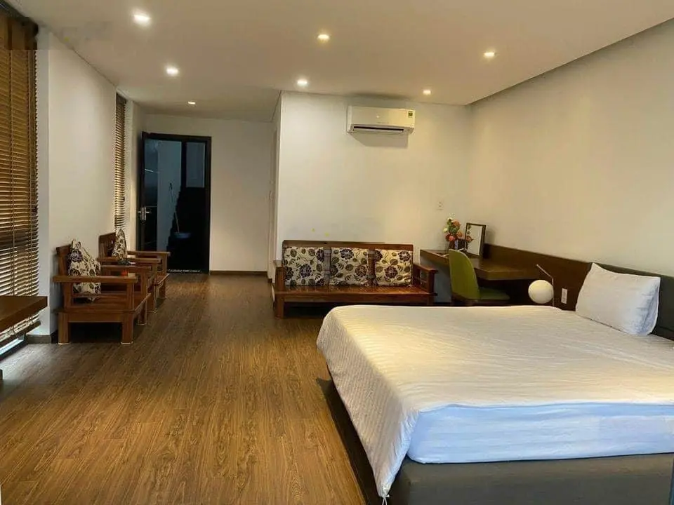 Chào bán căn biệt thự 3 tầng giá siêu tốt nằm trong Euro Village 1 ven sông Hàn. LH: 0902 007 ***