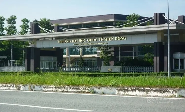 Bán đất mặt tiền đường Phạm Văn Đồng gần trường Quốc tế Miền Đông-Hoà Phú_Thủ Dầu Một