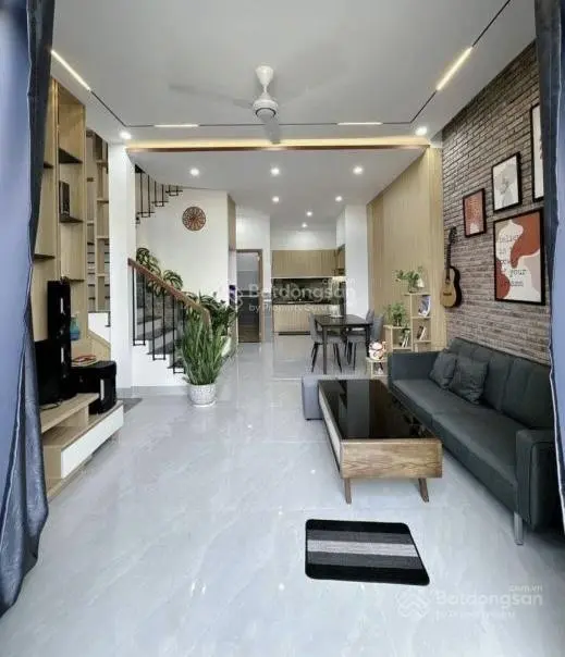 Hot! Giảm sâu nhà Hoàng Hoa Thám, P. 12, Tân Bình, 44m2. SHR, pháp lí chuẩn. Giá 2,1 tỷ