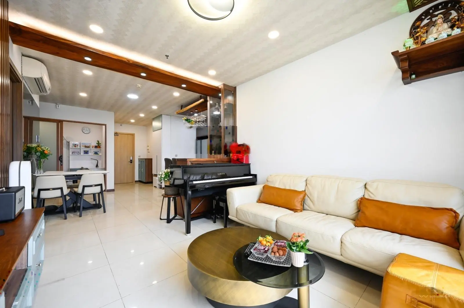 Cần bán CHCC Xi Grand Court - Quận 10. DT: 109m2, 3PN. Giá: 8.5 tỷ, LH: 0904 715 ***, Quyền, có sổ