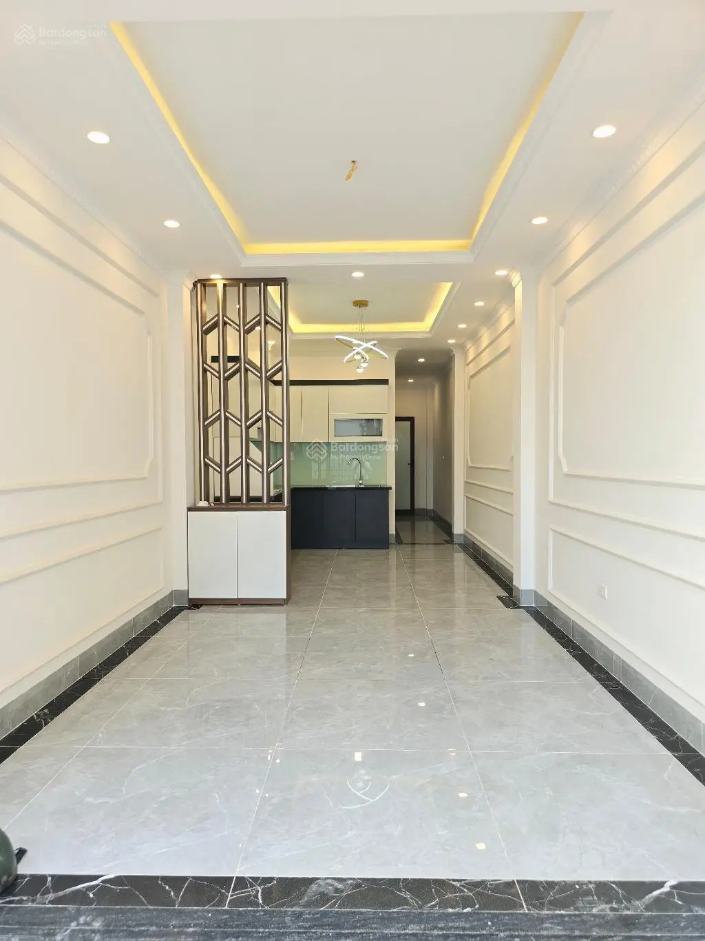 Siêu phẩm thạch bàn 40m2 x 6t thang máy gara ô tô ngõ thông kinh doanh tốt an sinh đỉnh cao