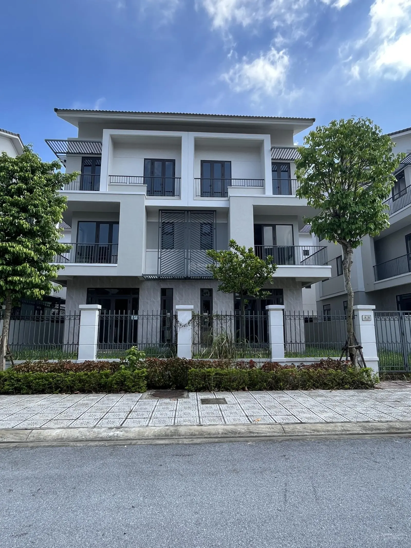 Bán gấp BT Centa Riverside, 10,6 tỷ, 180m2, 4PN, 5WC, Từ Sơn, Bắc Ninh