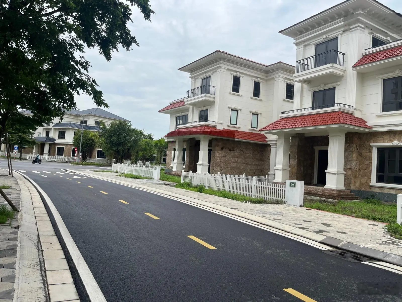 Bán căn biệt thự đơn lập 395m2 view hồ Vịnh Ngọc còn 1 căn ở Ecopark Hải Dương