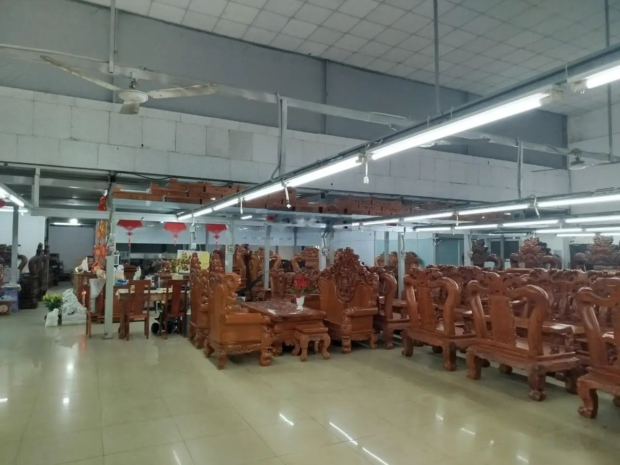 Bán xưởng mặt tiền với diện tích khủng 1735m2. Full thổ. Nhà xưởng 2 tầng. Dòng tiền 80 triệu/tháng