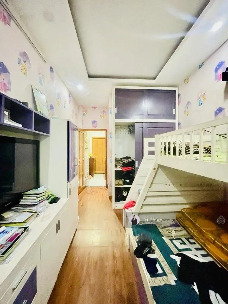Gấp bán, nhà 40m2 4 Tầng, 4PN, hẻm xe hơi kế bên Phan Xích Long, Chỉ 7.xtỷ TL